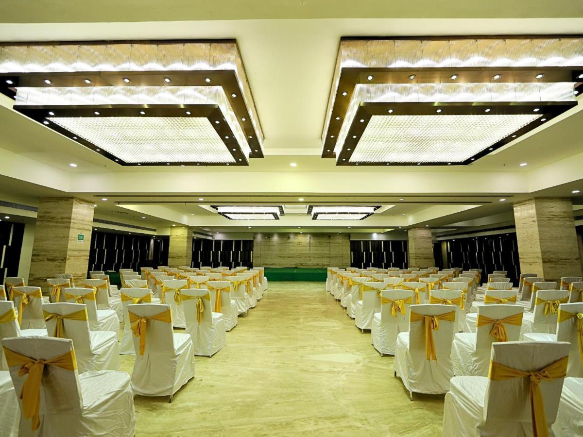 D R Utthama Nellore - Am Hotel Kollection Exterior photo