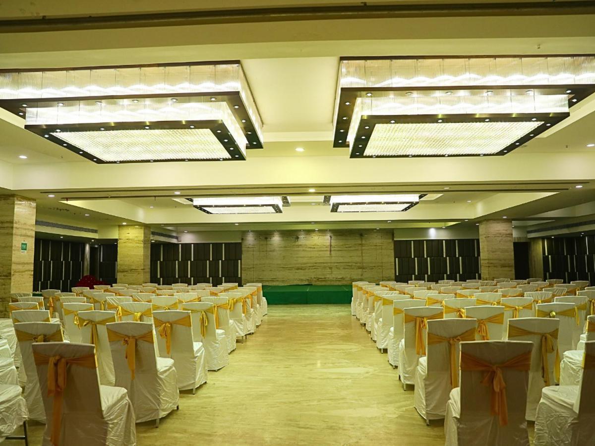 D R Utthama Nellore - Am Hotel Kollection Exterior photo